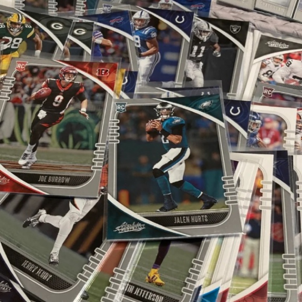 NFL 2019-2021 Random Card Lot (65) - Picture 6 of 7
